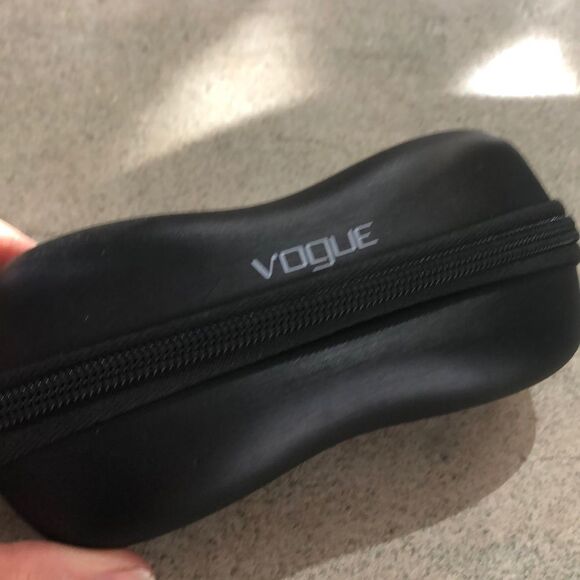 Vogue eyeglasses/sunglass case zippered hard case - Picture 2 of 8